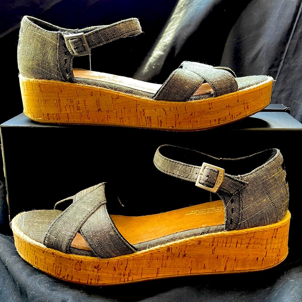Tom’s wedge sandals- black chambray with stitch inch detail